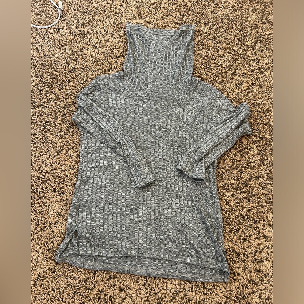 Shannon Ford New York women’s sweater.  Turtleneck. Lightweight.